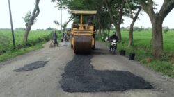 Jelang Lebaran Pemkab Rembang Percepat Perbaikan Jalan Berlubang