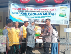 Polsek Karangawen Bersama Satgas Pangan Satreskrim Polres Demak Melaksanakan Penyaluran Beras SPHP