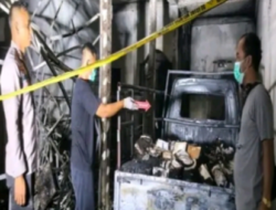 Puntung Rokok Diduga Picu Kebakaran, Rumah danToko di Grobogan Ludes, Kerugian Rp500 Juta