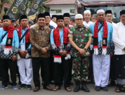 Isak Tangis Iringi Pemberangkatan 171 Calon Haji Kloter 29 Grobogan