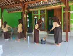 Tebar Kepedulian, MA Al Falah Karanglangu Gelar Baksos di Desa Panimbo