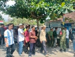 MEMANAS! Ratusan Warga Lingkungan II Batu Putuk Demo Tolak Pergantian Kepala Lingkungan, Lurah Sebut Sudah Sesuai Perwali
